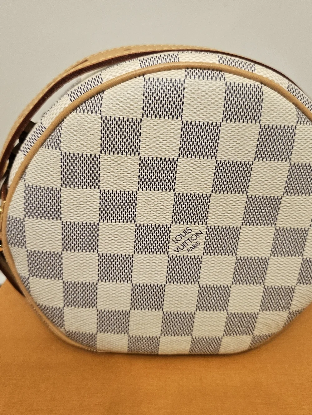 Louis Vuitton Boite Chapeau Souple PM Crossbody Bag in the beautiful Damier Azur - Picture 2 of 12